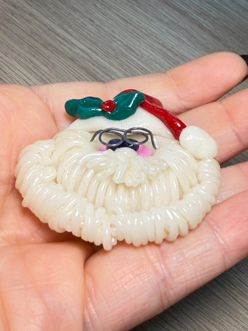 Vintage Santa Claus Brooch Handmade Spaghetti Beard Resin Clay Pin - Picture 4 of 8